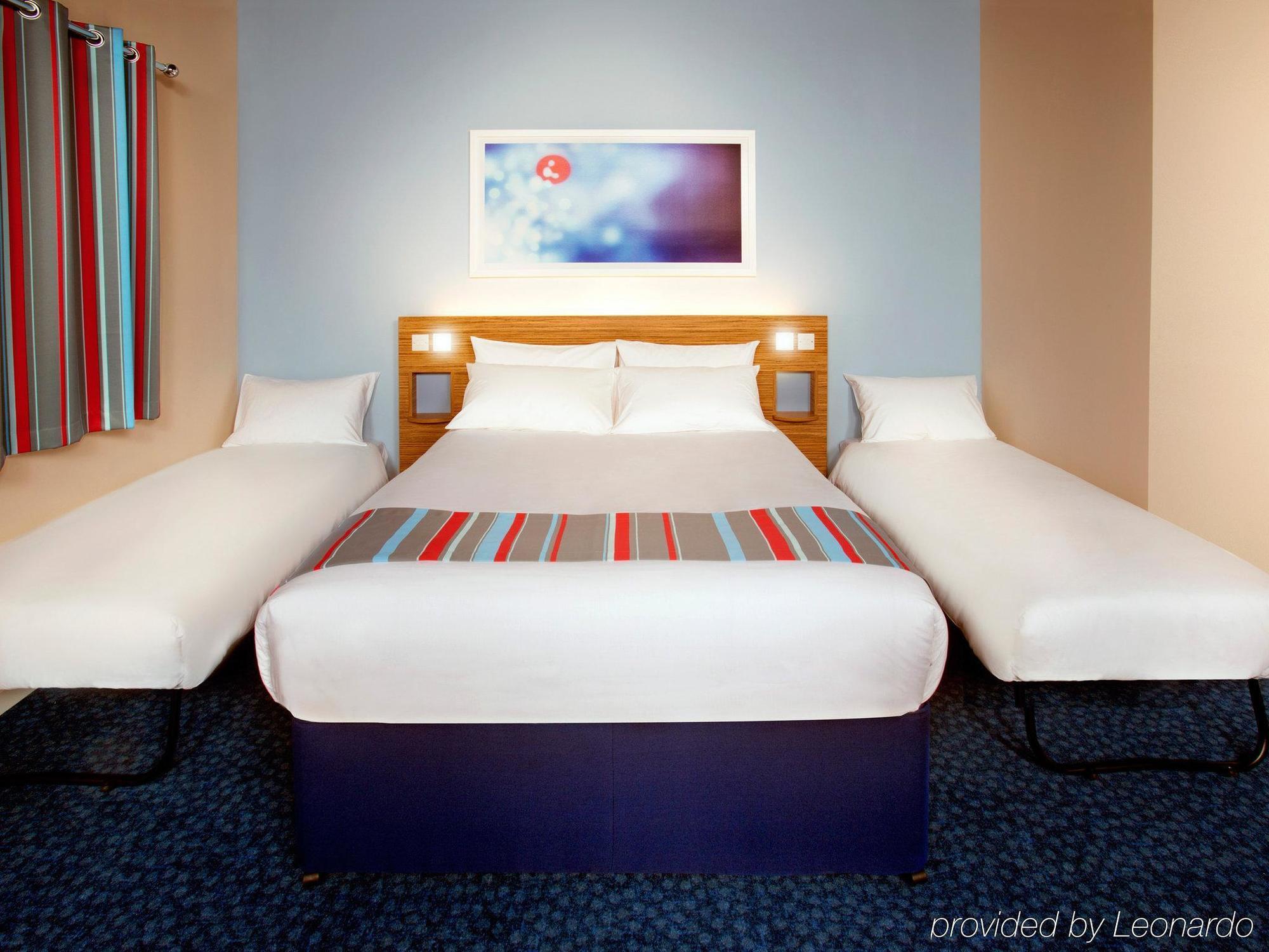 Travelodge London Woolwich Exterior photo