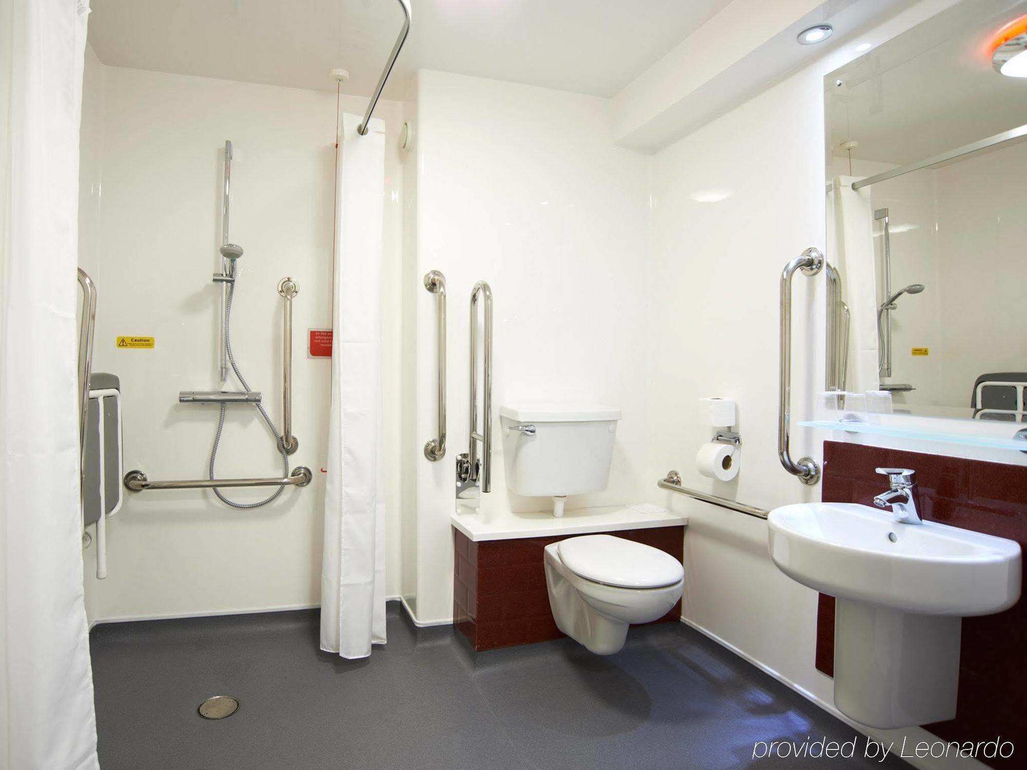 Travelodge London Woolwich Exterior photo