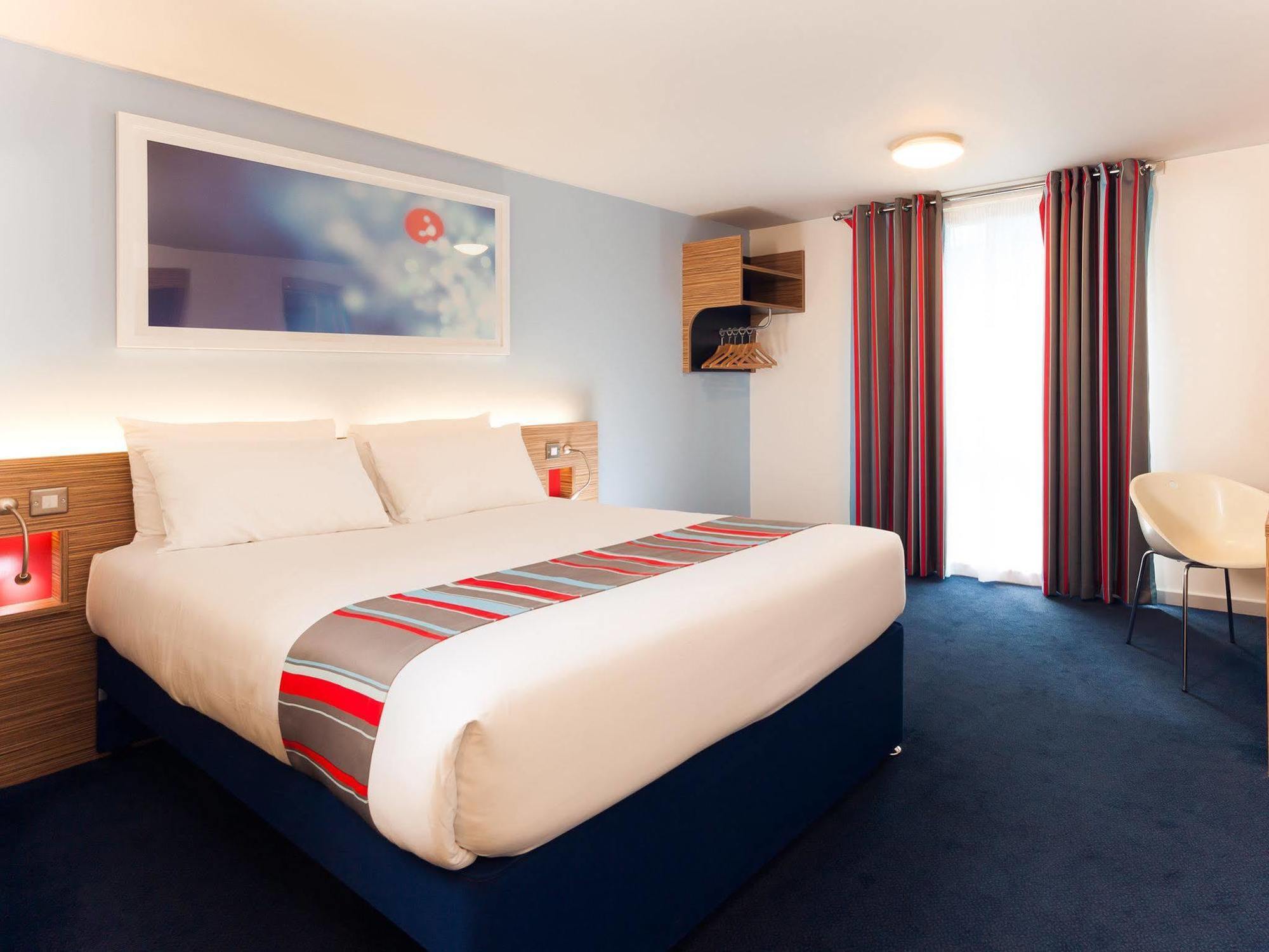 Travelodge London Woolwich Exterior photo